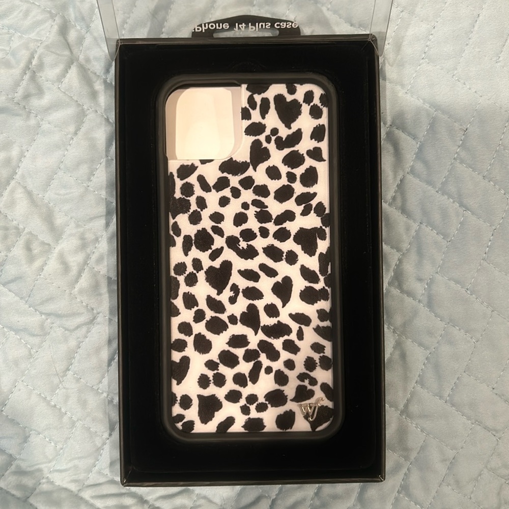 Dalmatian iPhone 14/15 Plus case wildflower